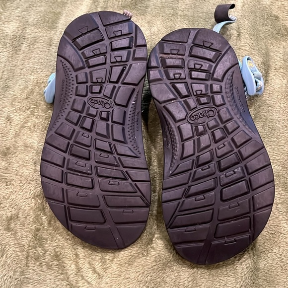 Chaco size one children’s sandals, teal blue and yellow - Picture 4 of 8